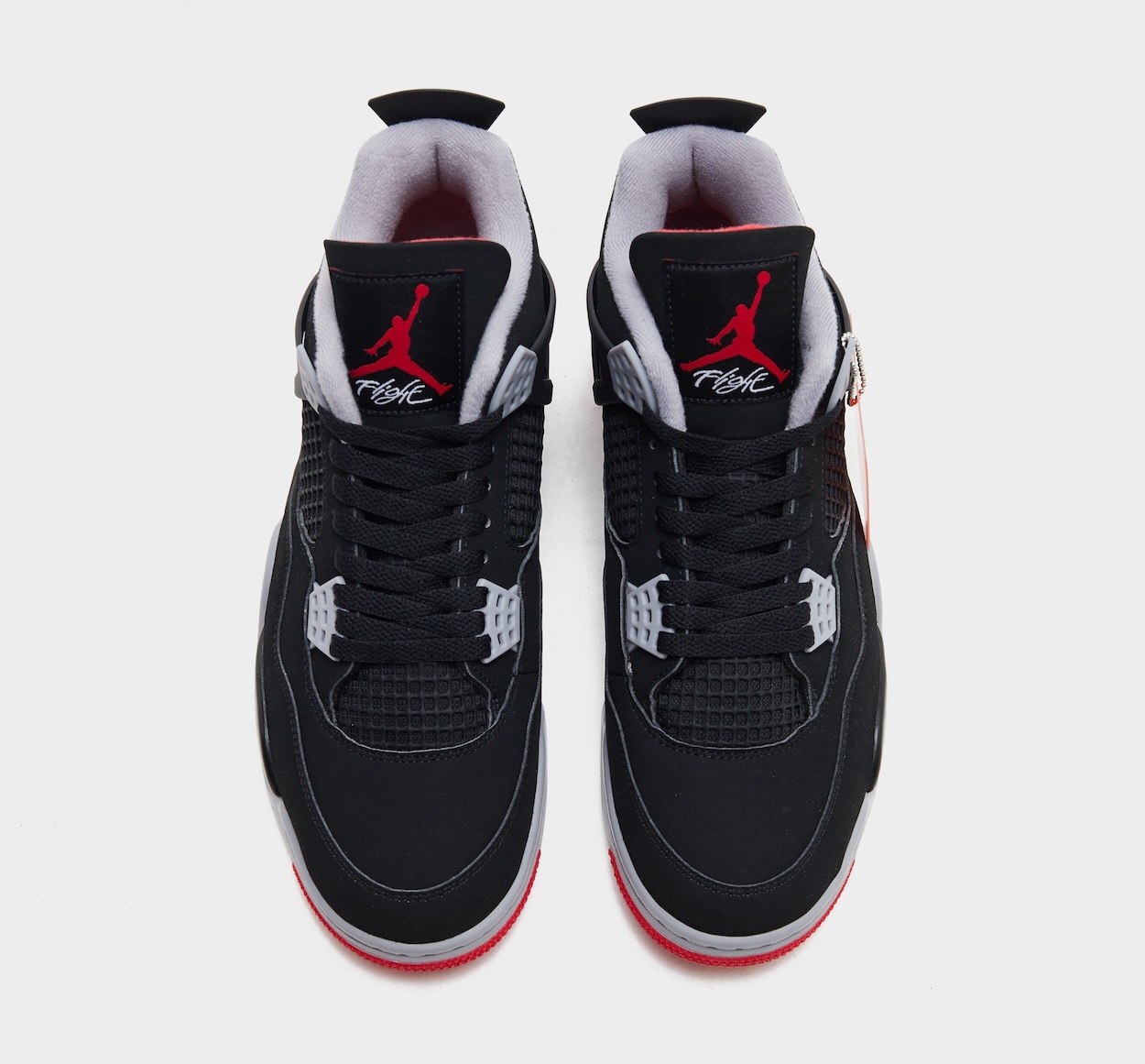 Air Jordan 4 Bred Kembali Dengan Nubuck Asli