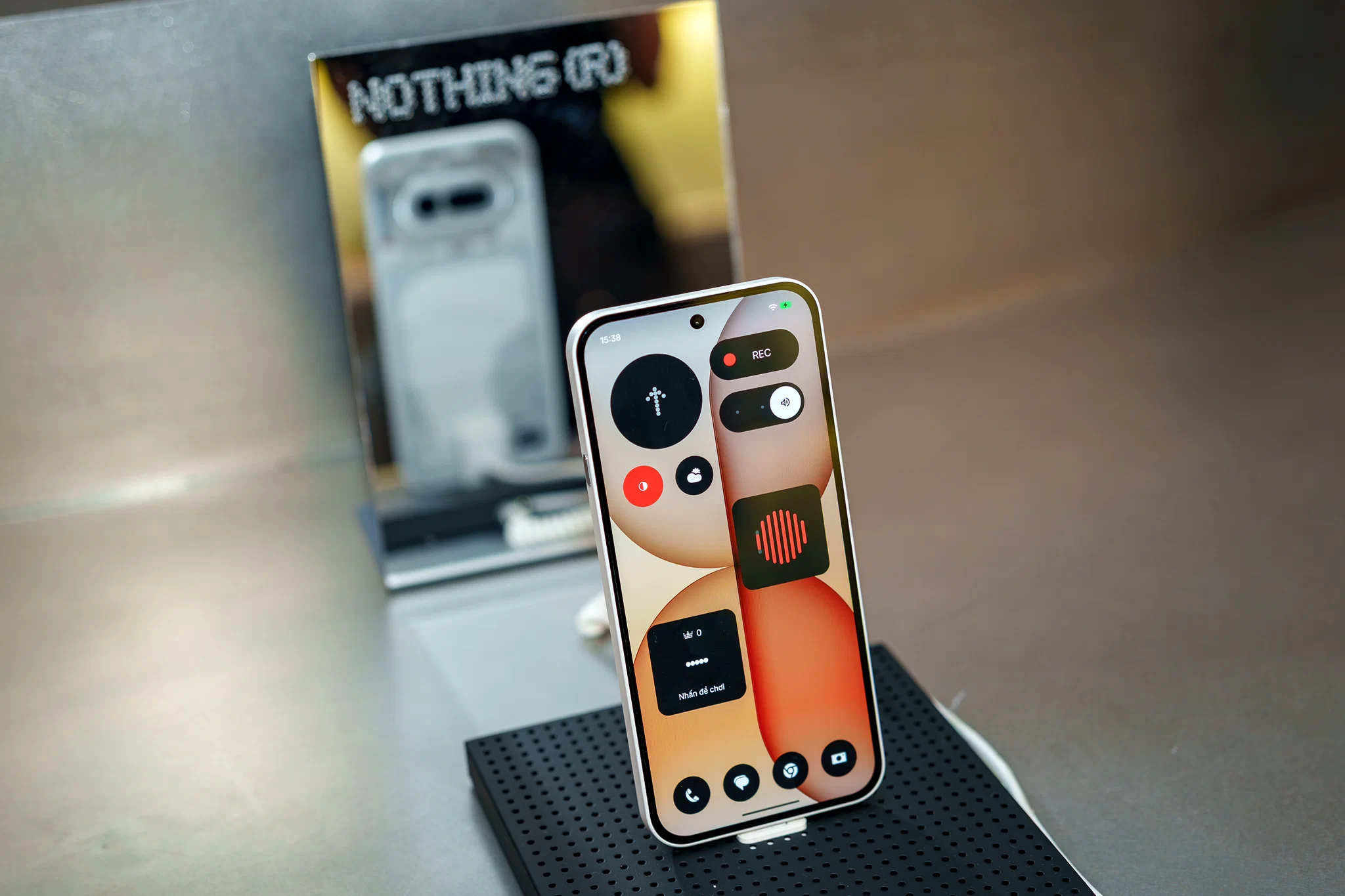 Nothing Phone (4a): Thiết kế Glyph có đủ sức khuấy đảo tầm trung?