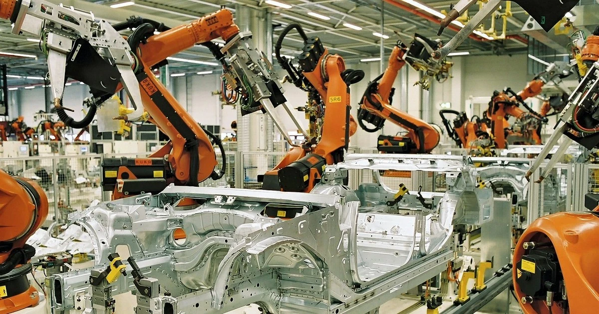 Xuất khẩu sang Canada vượt mốc 5 tỷ USD: Máy móc điện tử Việt Nam dẫn dắt bước ngoặt