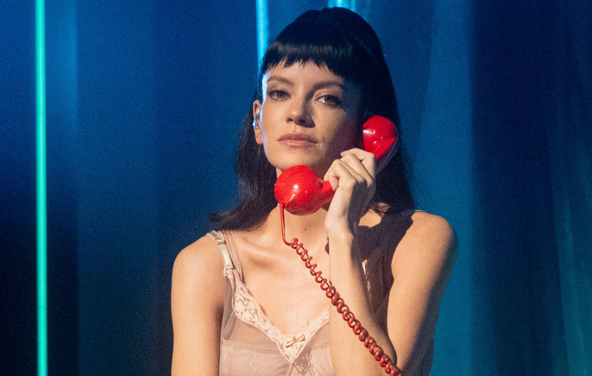 What Pop Stars’ Stage Presence Reveals About Concert Expectations