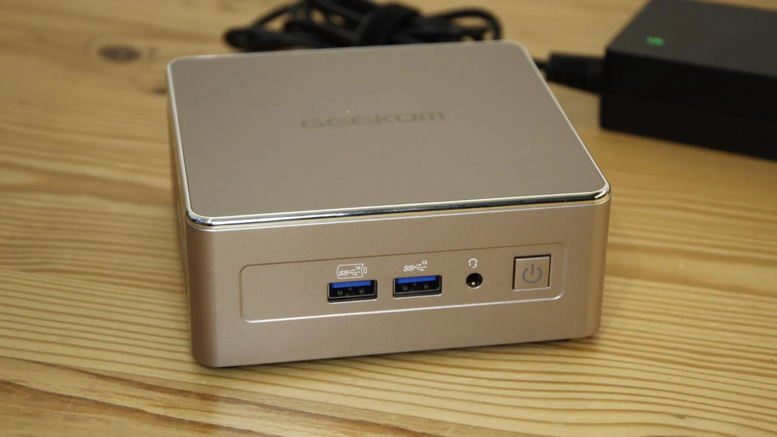 Geekom A5 với Ryzen 5 7430U: mini PC văn phòng compact có đáng mua?