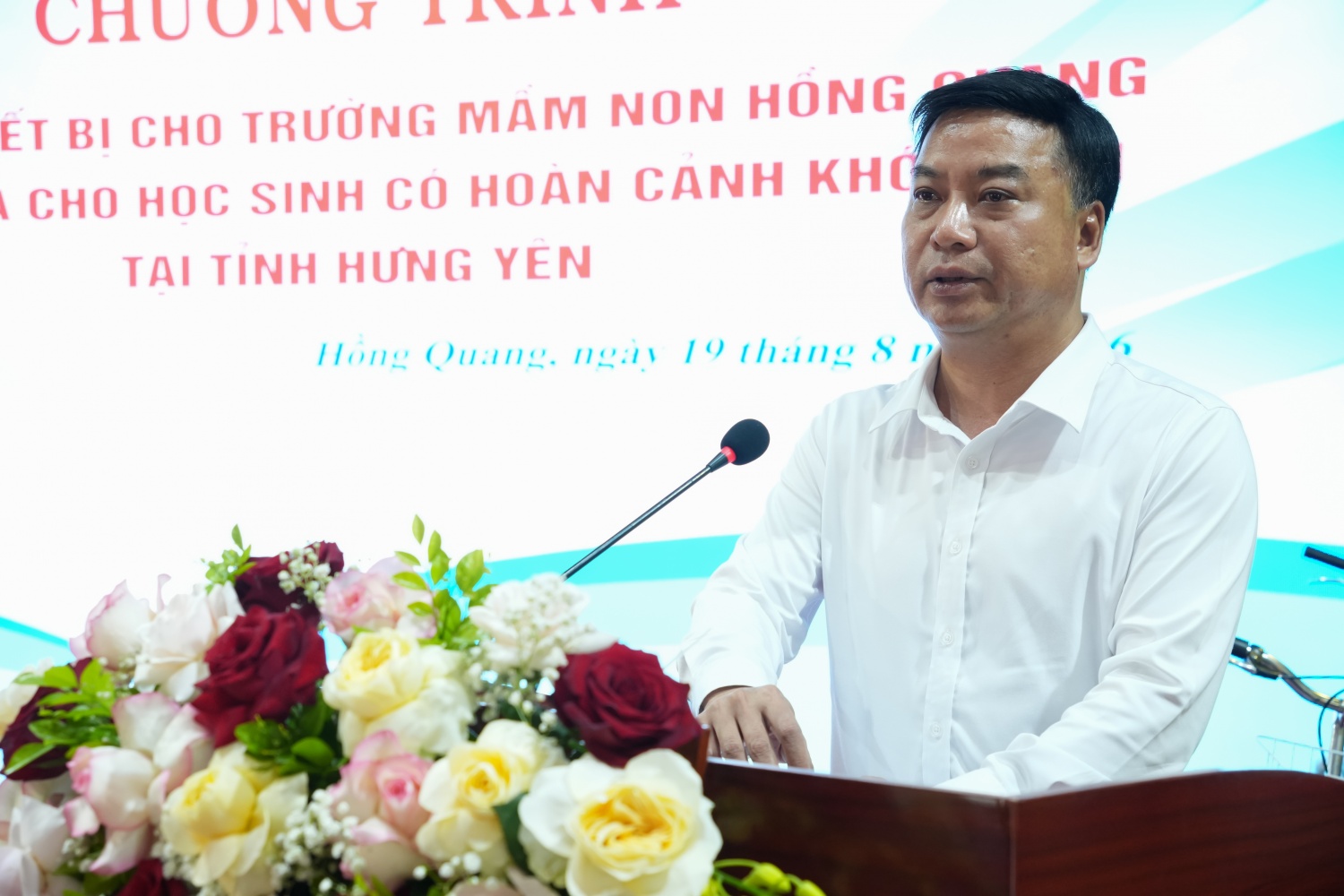 Các tập đoàn lớn trao tặng thiết bị, thu hẹp khoảng cách số ở nông thôn