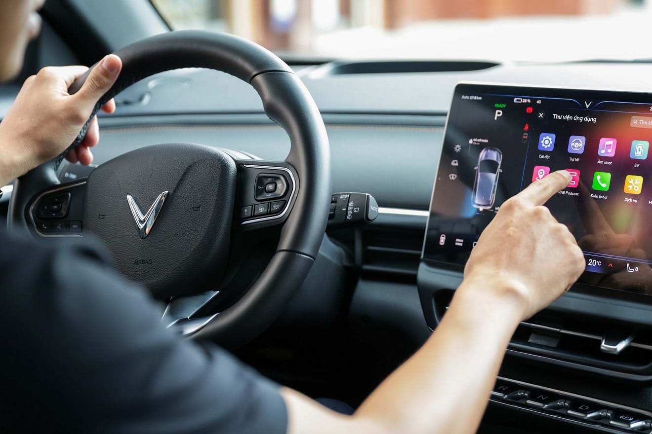 Từ xe xăng sang VinFast VF 6: rộng hơn, êm hơn, tốn ít hơn?
