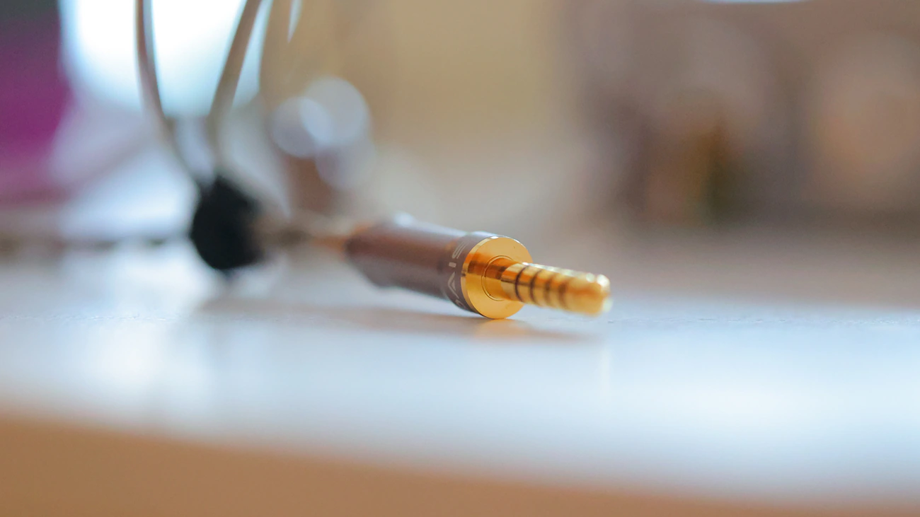 Budget IEMs Under $200: Tanchjim vs NF Acous vs Sivga