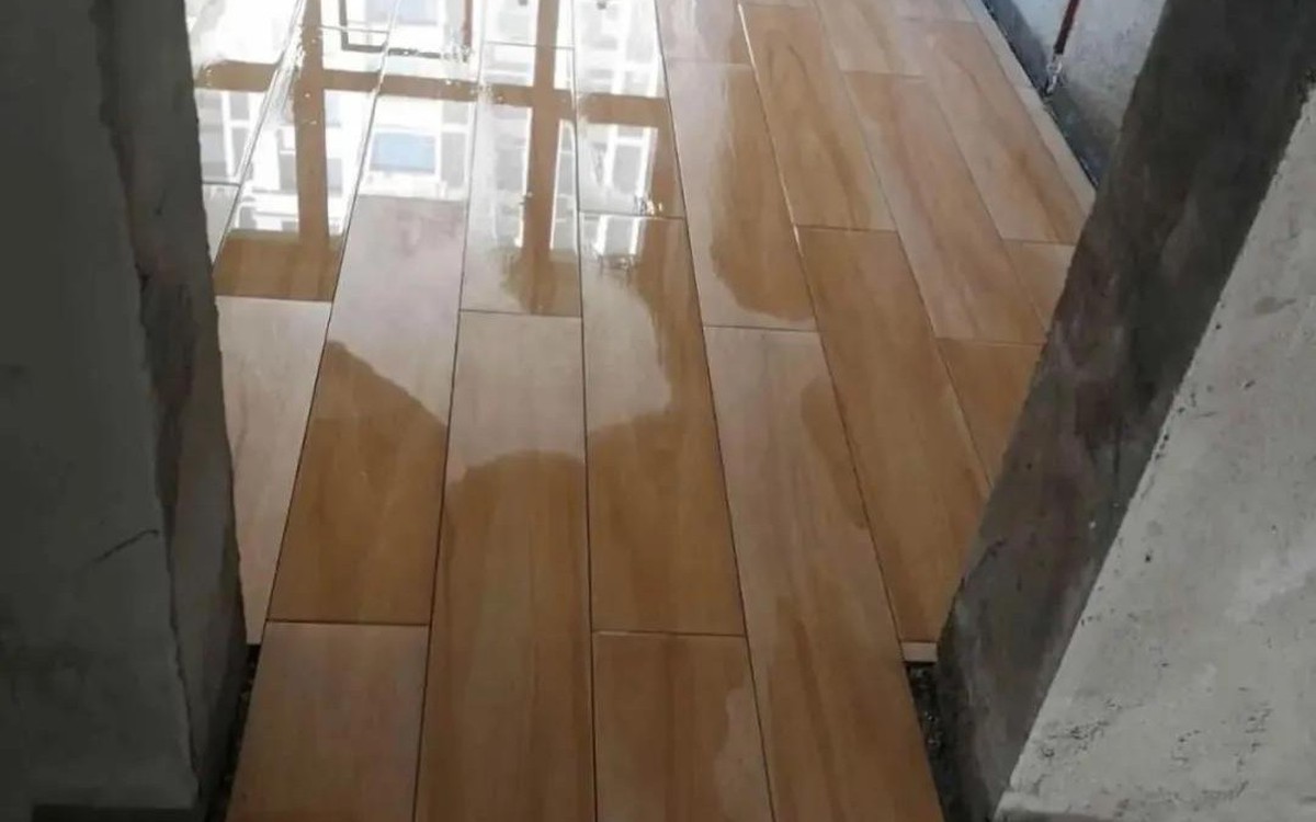 Tại sao nên bỏ ron gạch màu trắng trong xu hướng lát sàn hiện đại