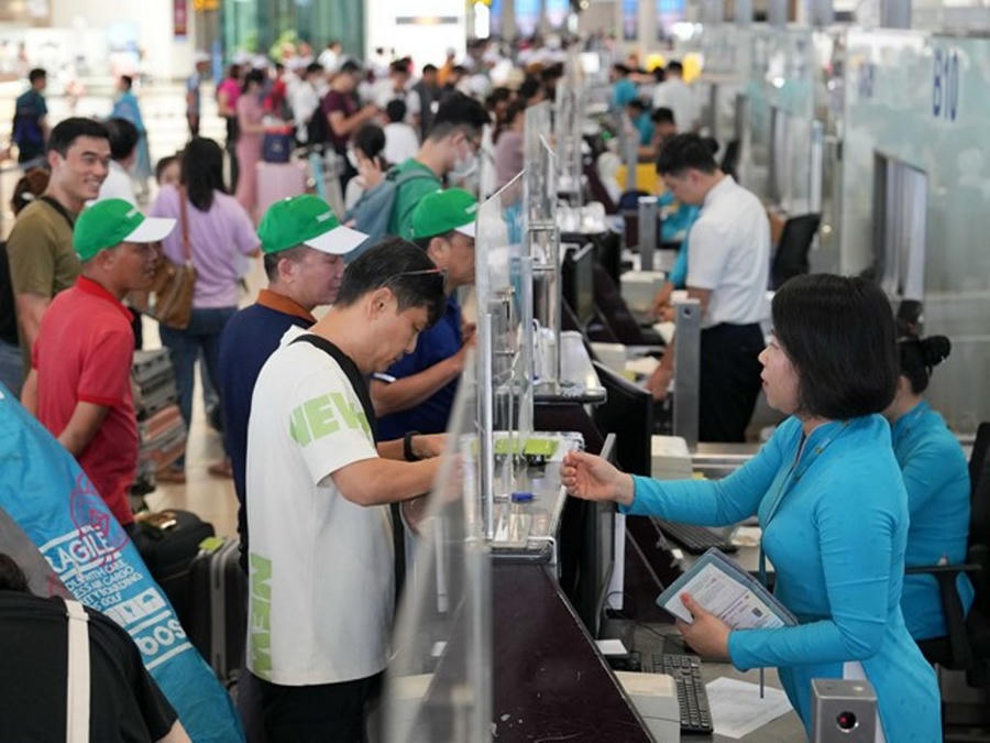 Vé máy bay dịp Quốc khánh 2/9 hạ nhiệt: Chọn hãng nào, đặt khi nào?
