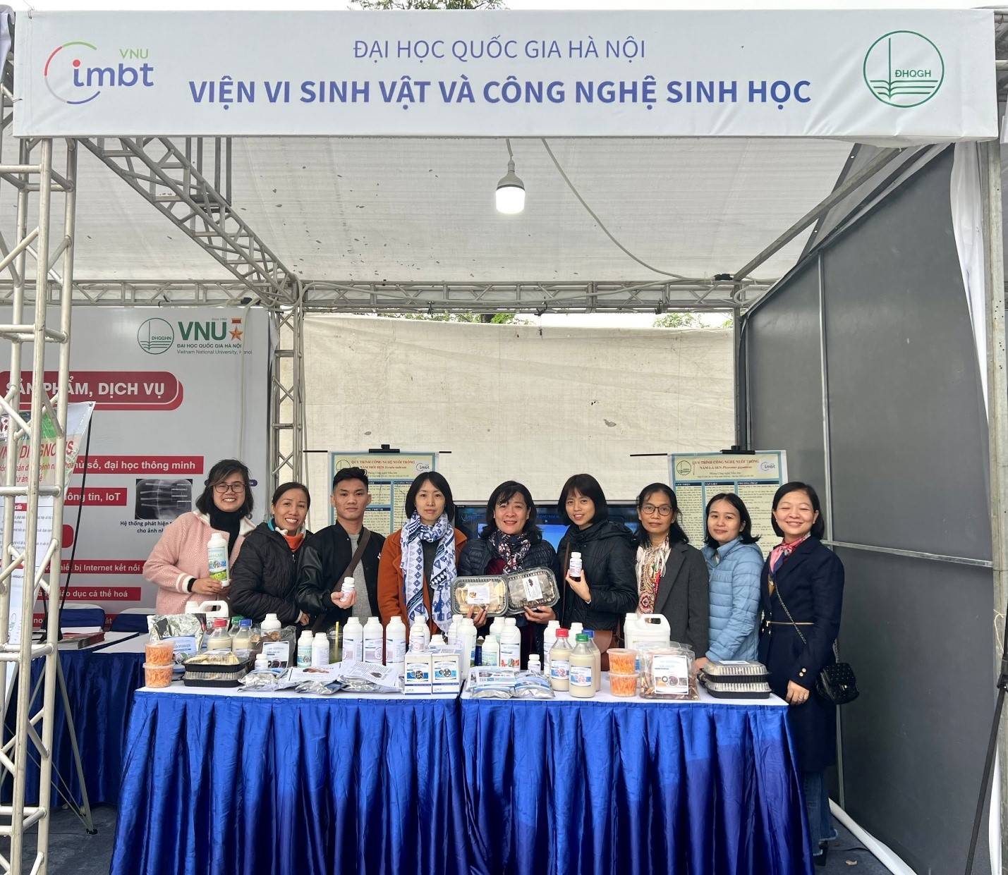 Nữ nhà khoa học Việt Nam đưa phòng thí nghiệm ra cộng đồng