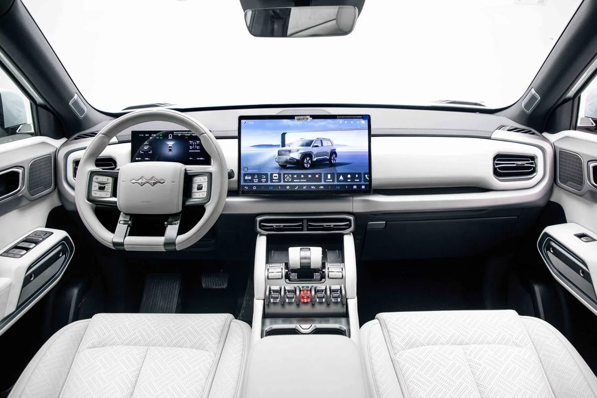 BYD Tai 3 với drone tích hợp: SUV điện sạc 9 phút, tầm 620km có làm rung phân khúc C?
