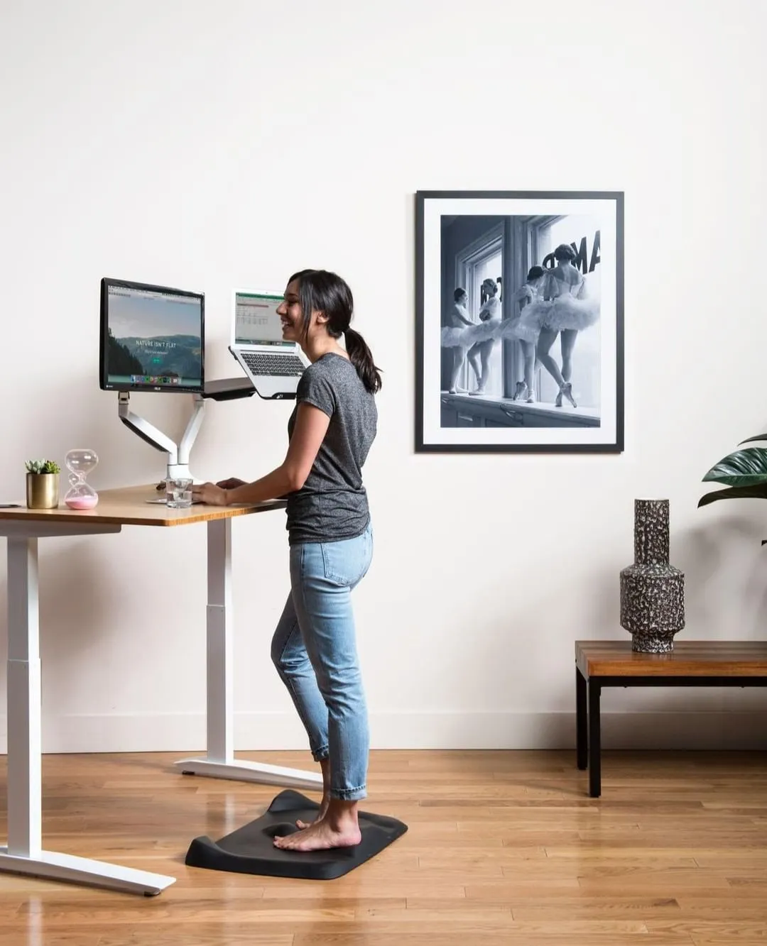 Standing Desk Mats That Reduce Fatigue: Terrain vs. Flat