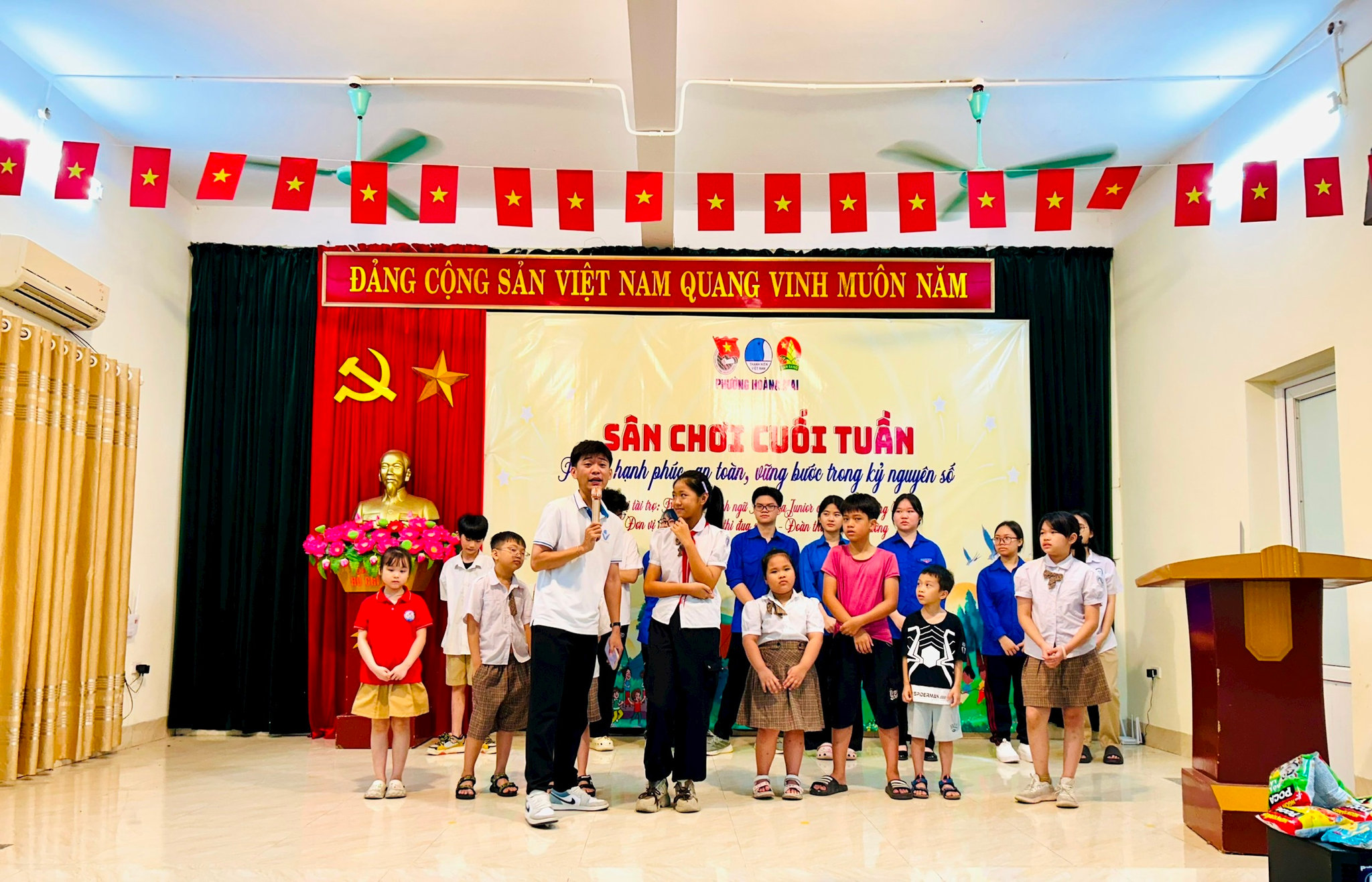 Dạy con kỹ năng bảo vệ bản thân trên mạng từ sớm