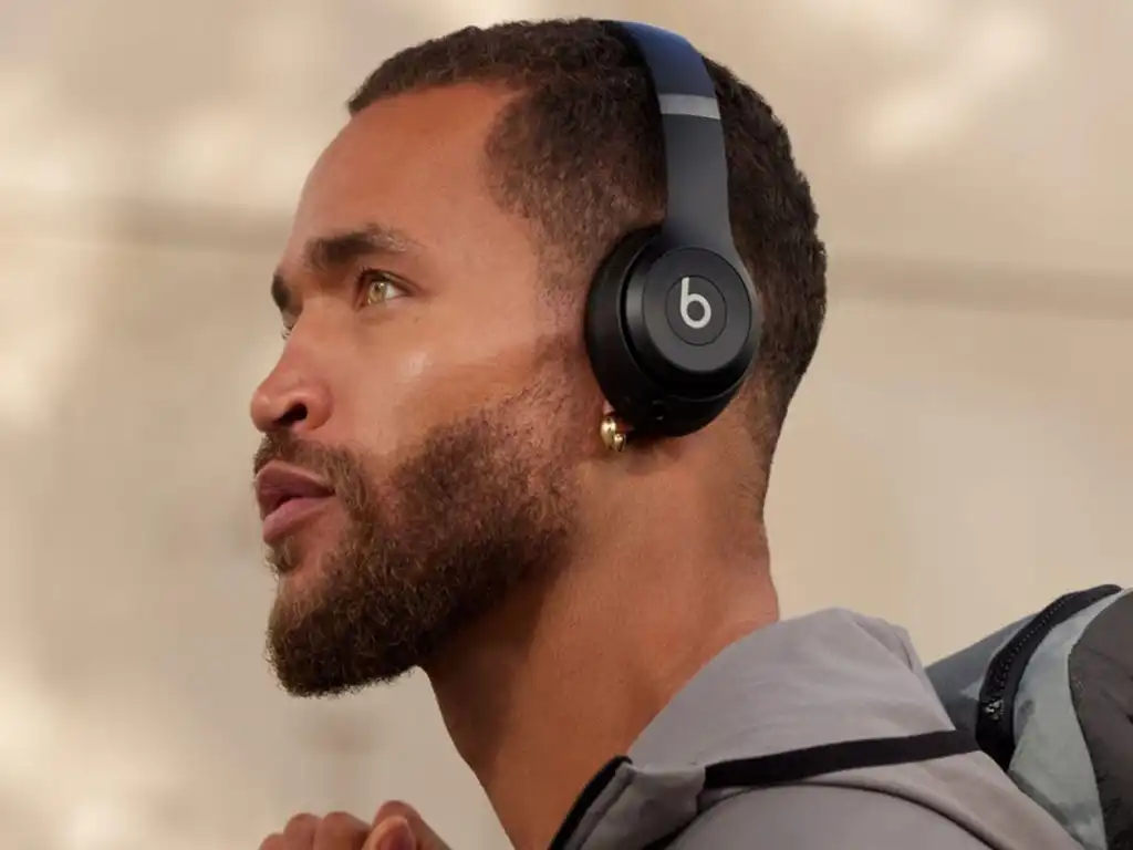 Beats Solo 4 giảm 55%: tai nghe dưới 100 USD có đáng mua?