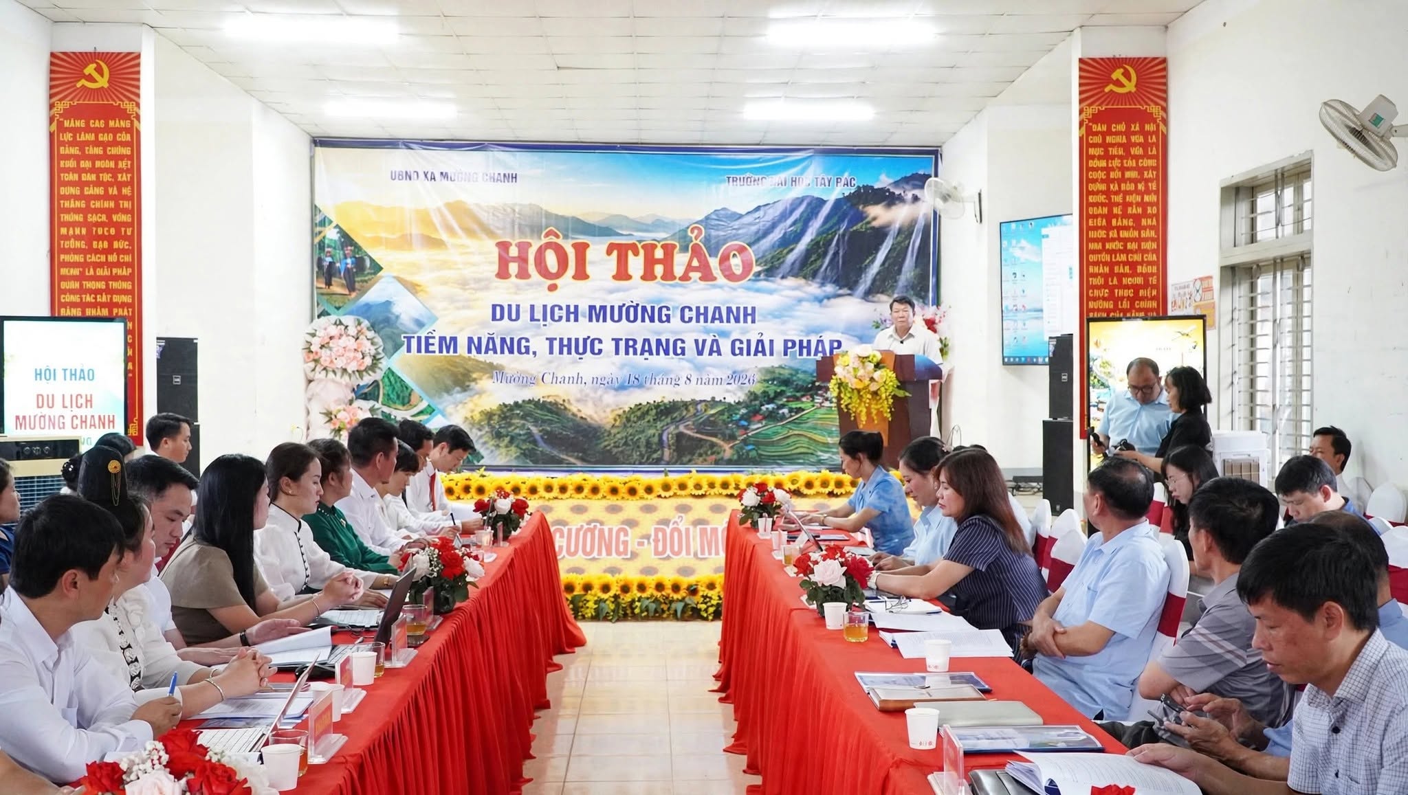 Từ bản sắc văn hóa đến sản phẩm du lịch bền vững