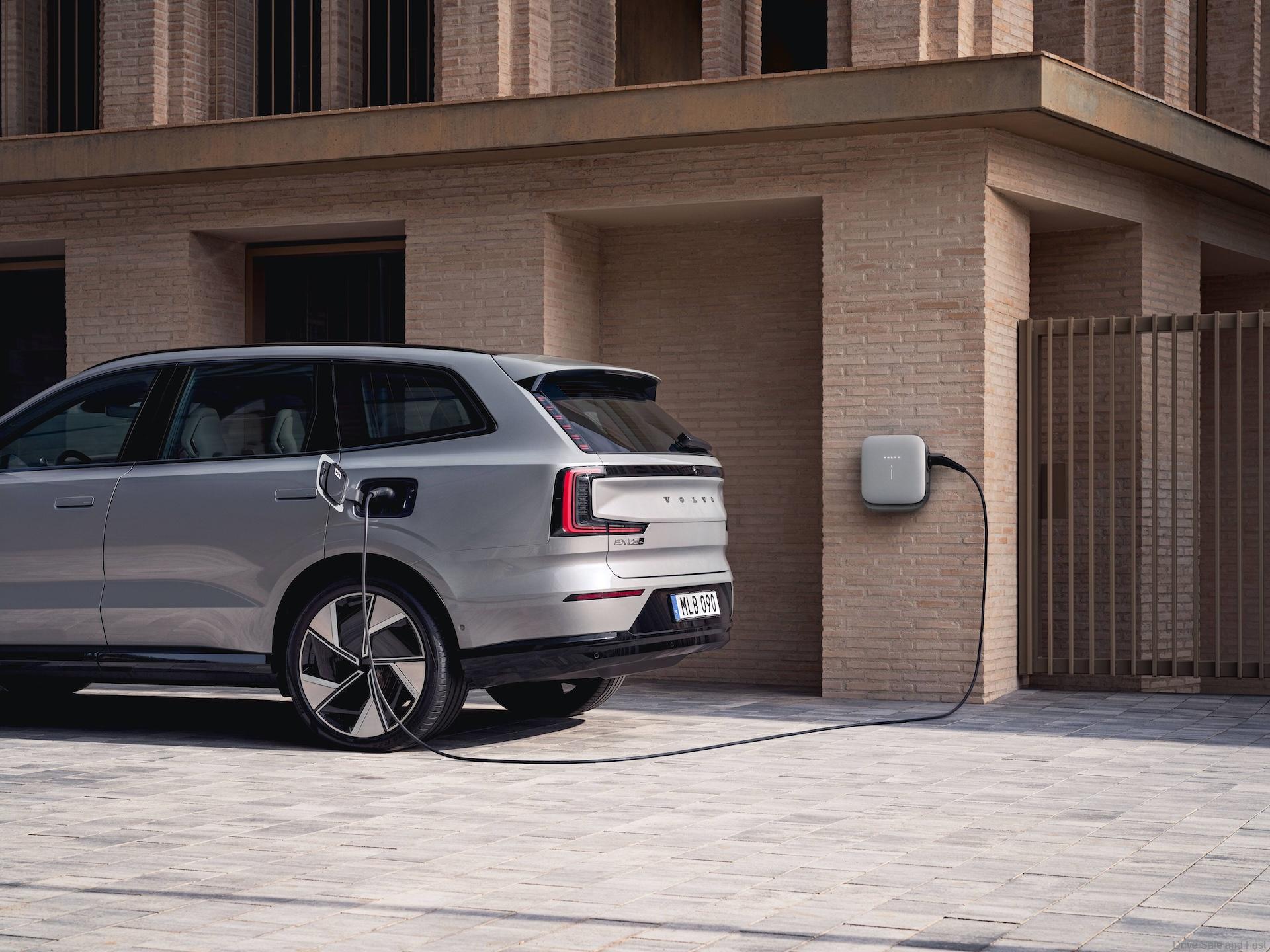 Panduan Beli Volvo EX90 Dengan Teknologi 800V dan 680 HP