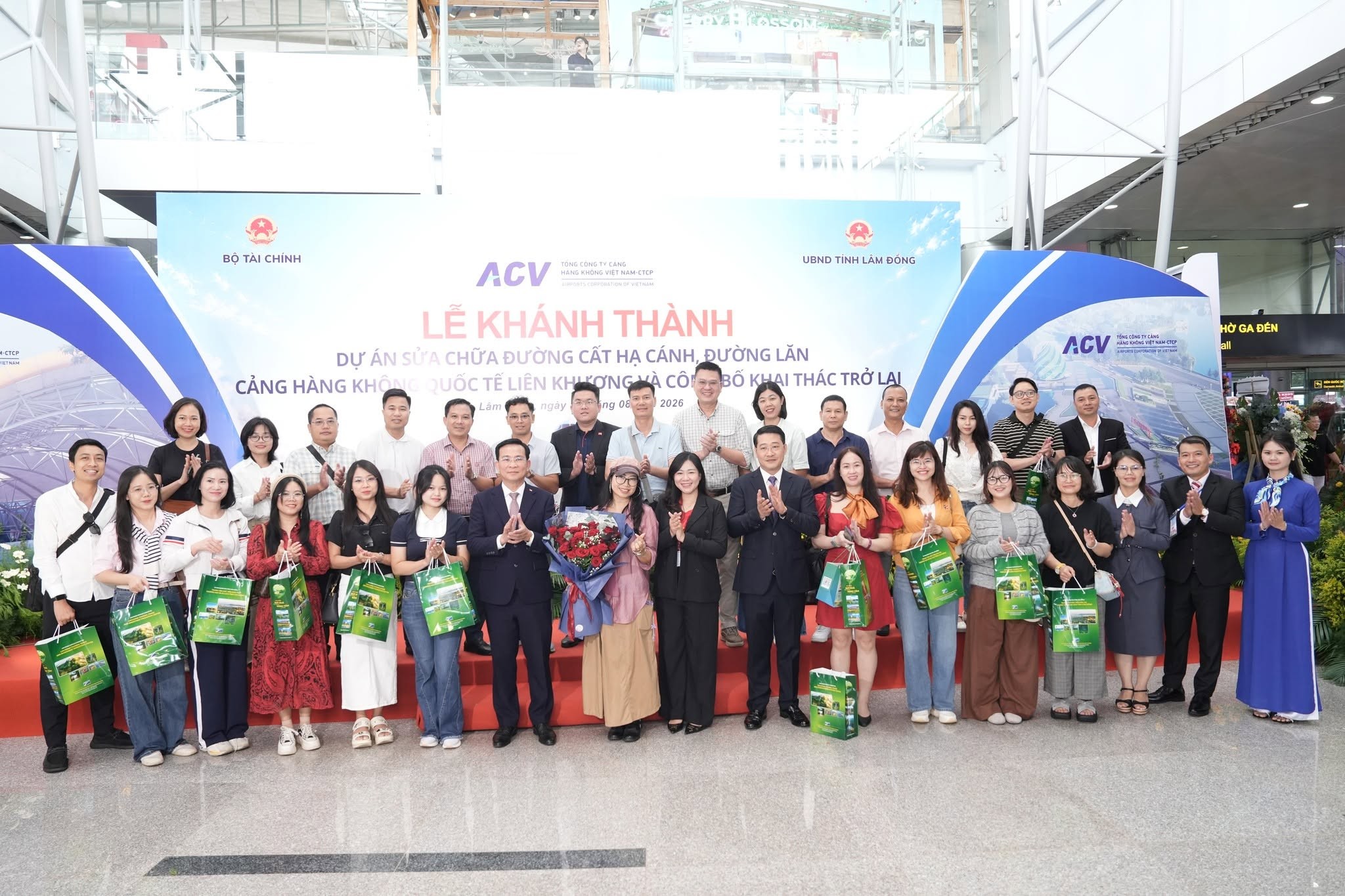 Sân bay Liên Khương mở lại: Vietjet giúp du lịch Đà Lạt rẻ hơn