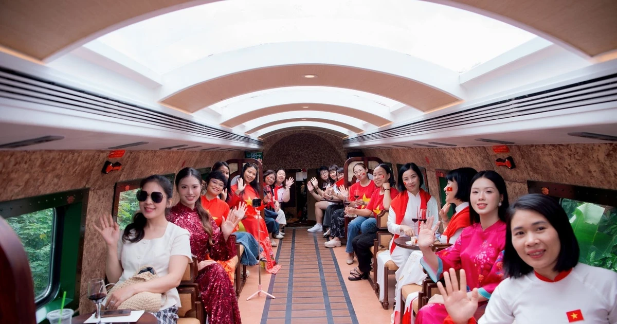 Tàu Hà Nội 5 Cửa Ô: cú hích cho du lịch trải nghiệm Việt Nam