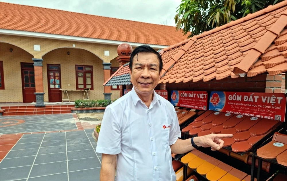 Thế hệ trẻ đổi mới nghề gốm truyền thống: Từ lò Bát Tràng đến nhà máy đất nung hiện đại