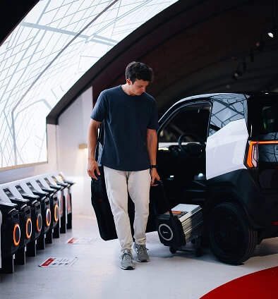 Ô tô điện giá ngang Honda SH: Phân khúc mới đang đe dọa xe máy cao cấp?