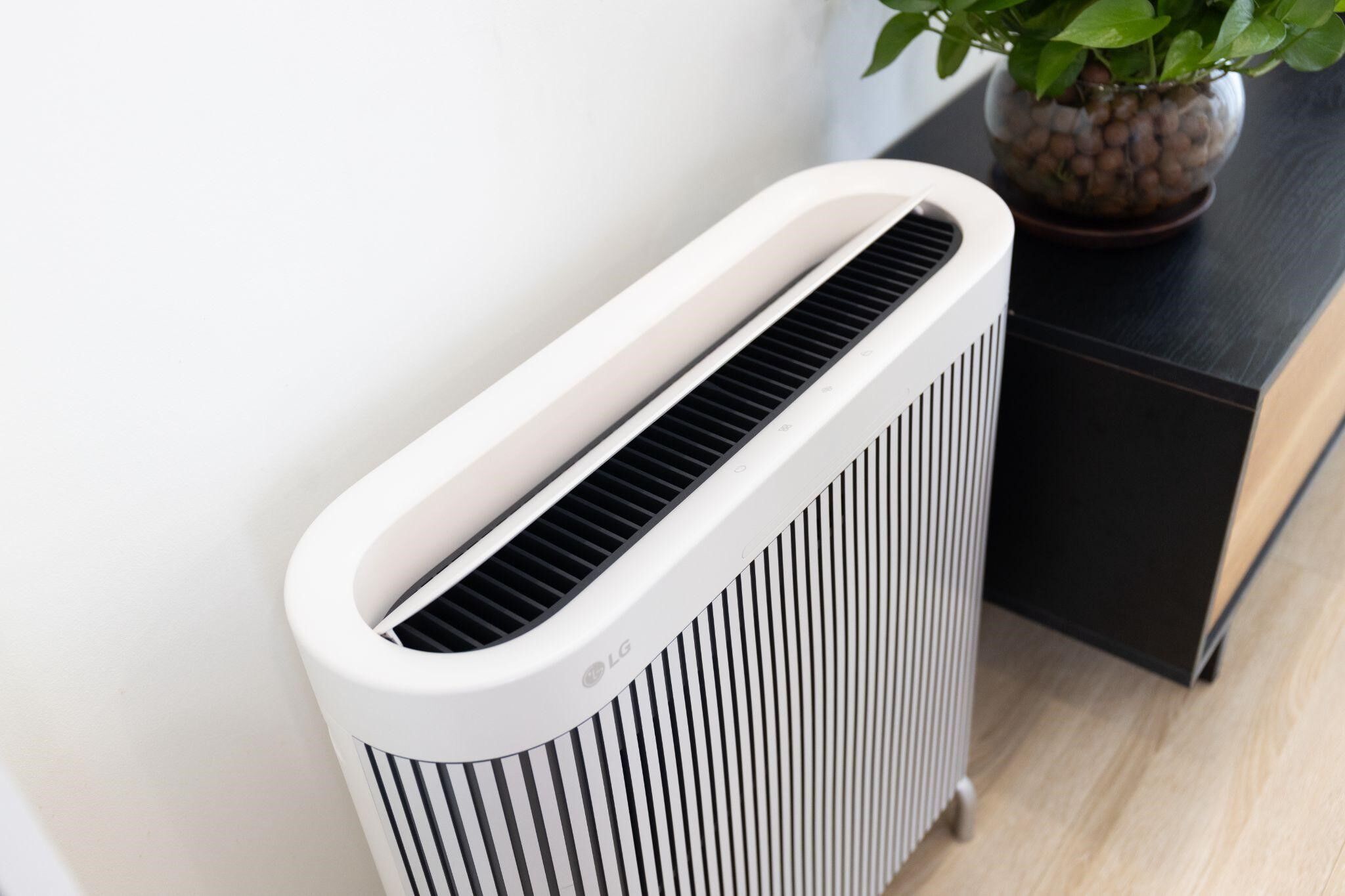 Máy lọc không khí cho nhà nuôi thú cưng: Chọn loại nào đáng tiền nhất?