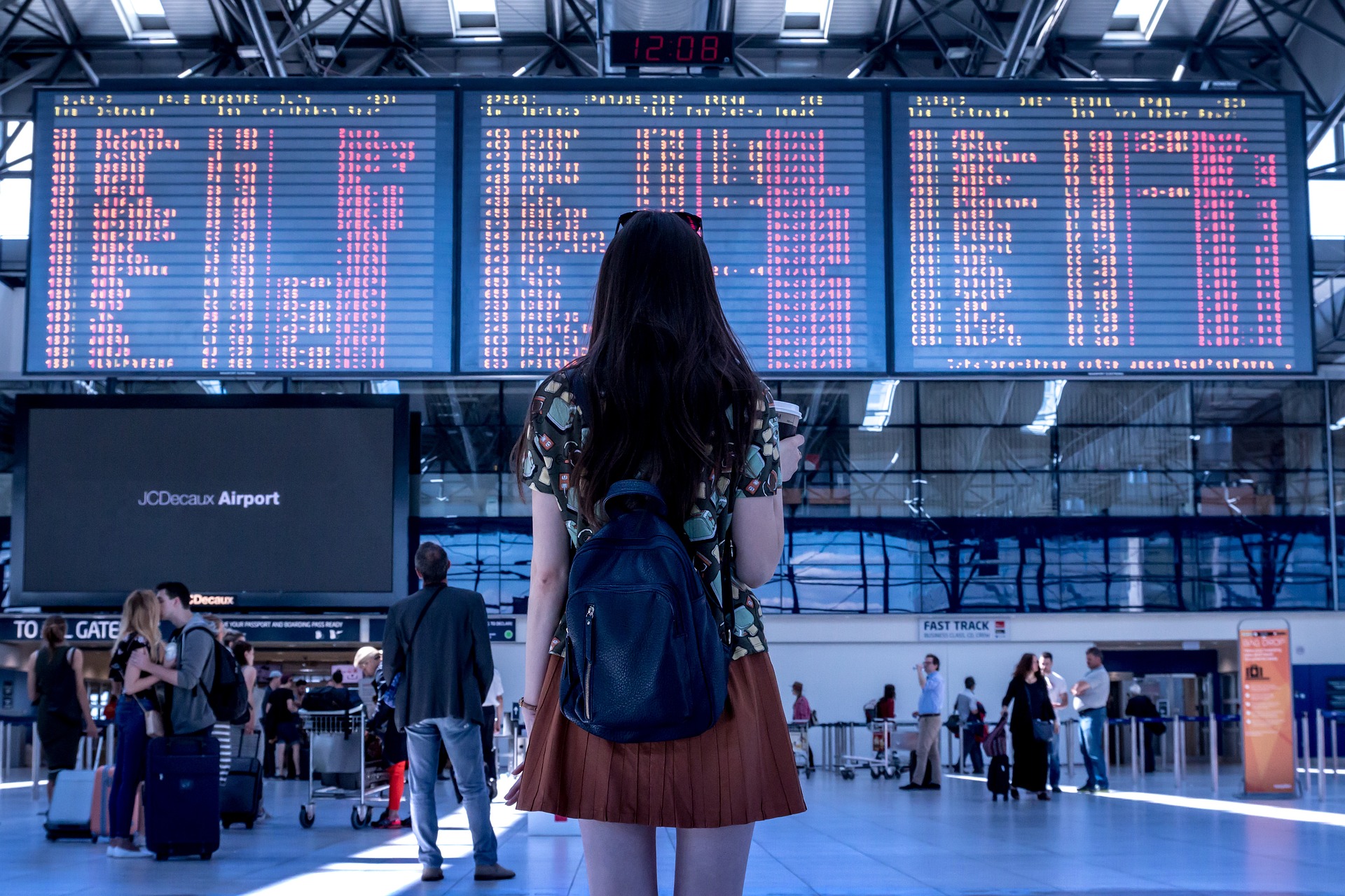 eSIM vs Roaming: Cara Paling Murah Kekal Berhubung Semasa Travel