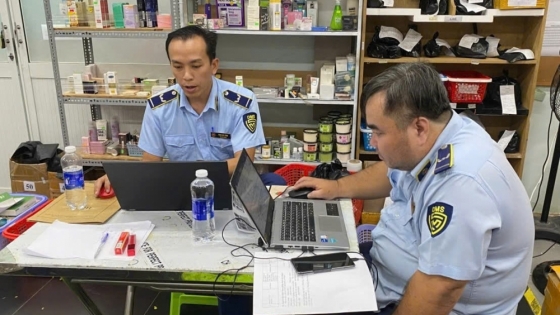 Thu hồi hàng loạt mỹ phẩm: Người dùng đứng trước bài kiểm tra an toàn