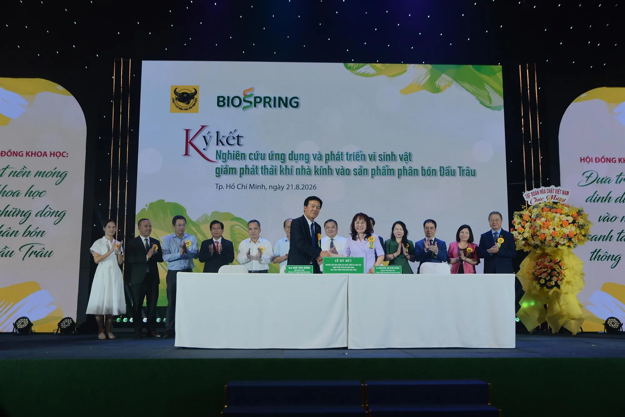 30 năm đưa khoa học từ phòng nghiên cứu ra đồng ruộng