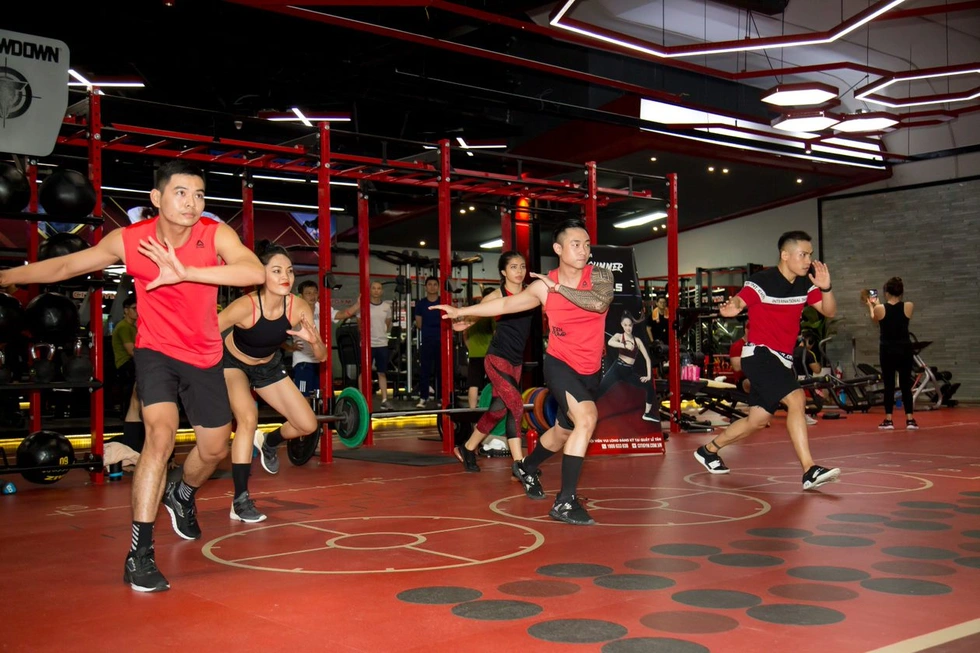 Phòng gym đóng cửa hàng loạt và cú chuyển hướng của người tập