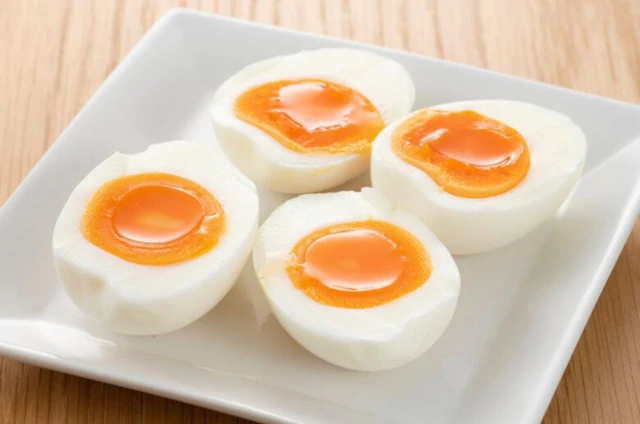 Trứng lòng đào hay trứng chín: chọn ngon hay chọn an toàn?