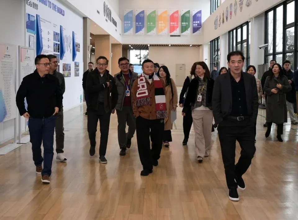 Alibaba Qwen: Khi mô hình mở vượt mặt Google và Meta