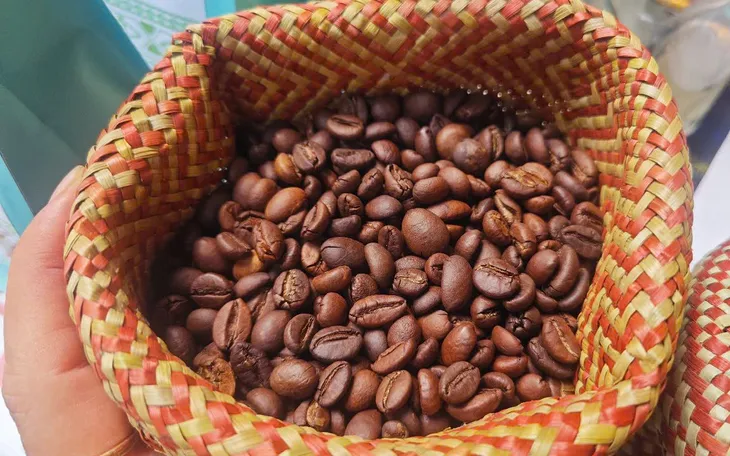Cà phê và trứng luộc buổi sáng: Giảm cân nhanh nhưng có đáng đổi sức khỏe?