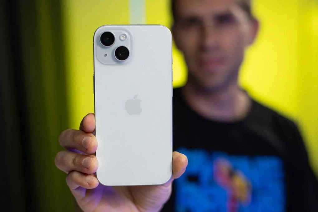 Giá iPhone tăng liên tiếp: Người dùng nên đổi chiến lược mua flagship?