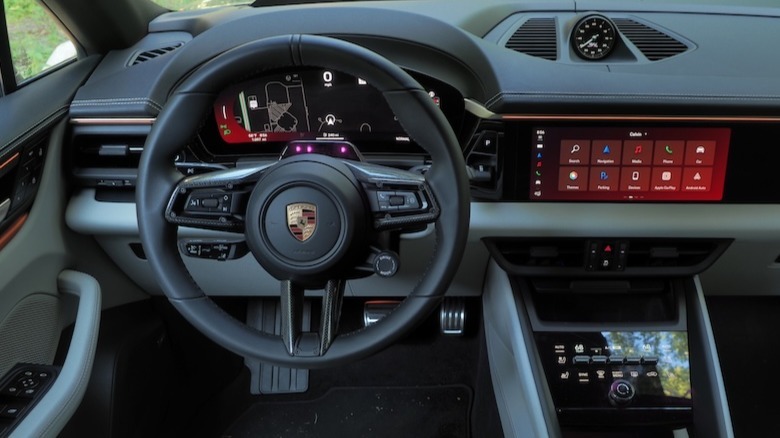 Porsche Taycan và Macan Electric: Xe điện hiệu suất cao hạng sang nào đáng mua?