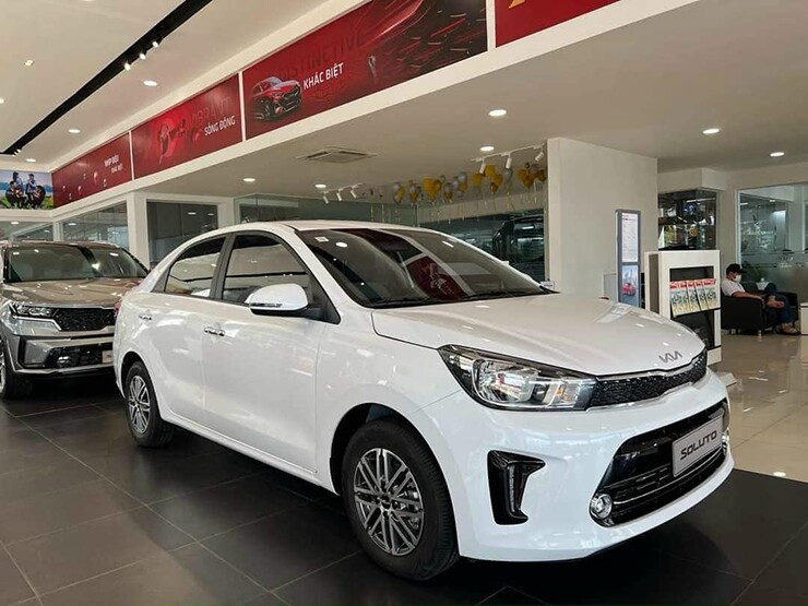 Kia Sonet vs Kia Soluto: SUV hay sedan với ngân sách dưới 550 triệu?