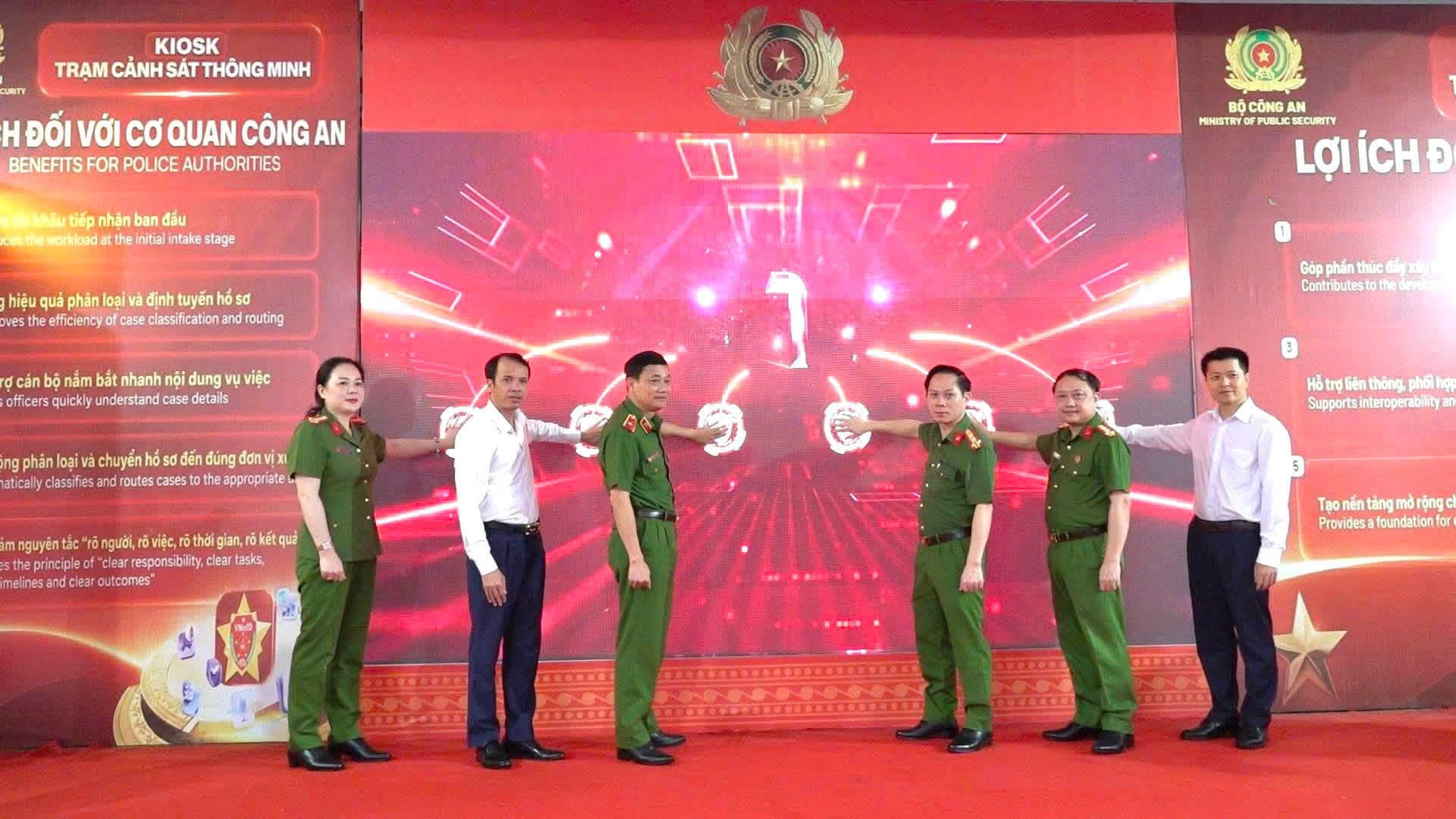 Kiosk Trạm Cảnh sát thông minh: công an bước ra khỏi trụ sở