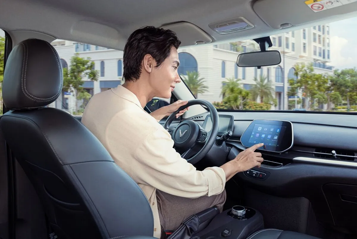 Chi phí bảo dưỡng xe điện VinFast rẻ hơn xe xăng bao nhiêu?