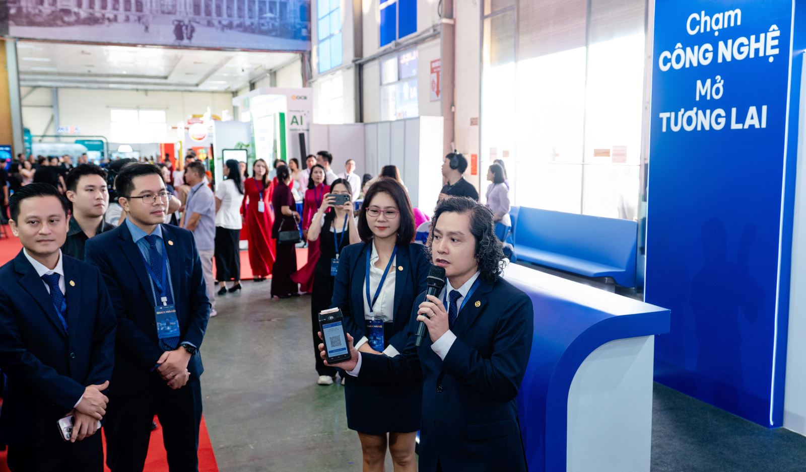 Ngân hàng AI thế hệ mới: lợi ích thực và rủi ro tiềm ẩn
