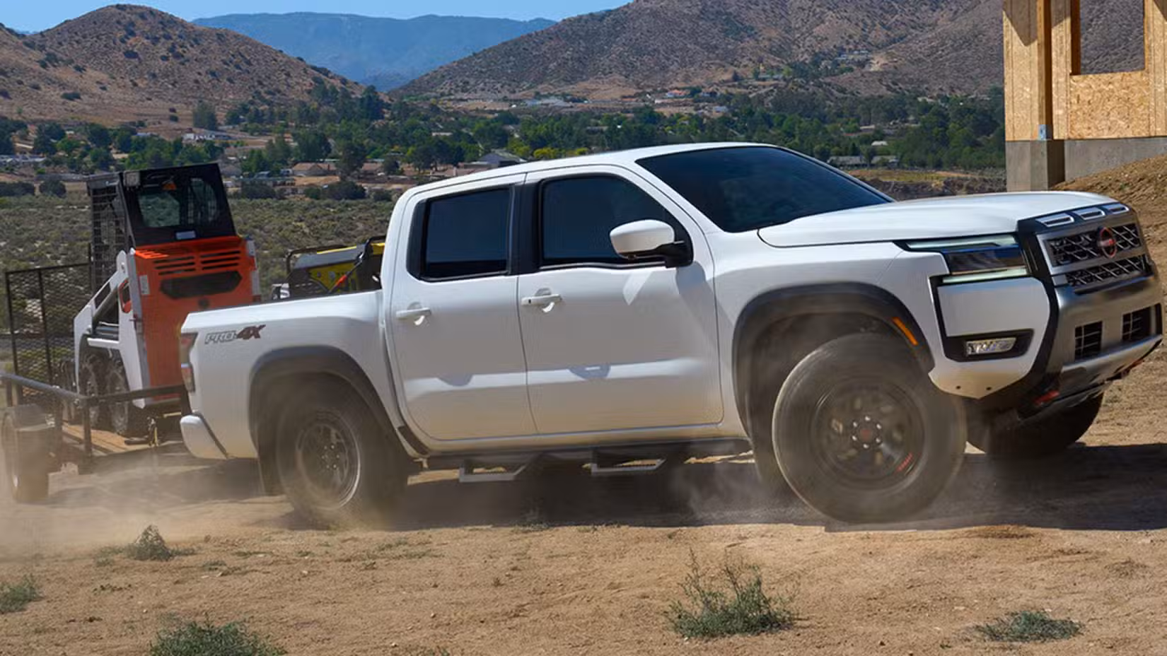 Chevy Colorado Turbo-Four vs Nissan Frontier V6: Towing vs Longevity