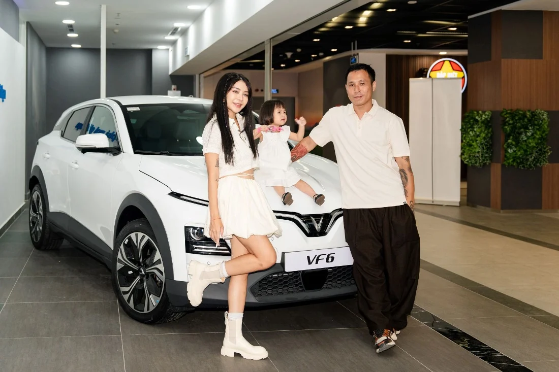 VinFast VF 6 biến đổi trải nghiệm gia đình khi chuyển từ xăng sang điện