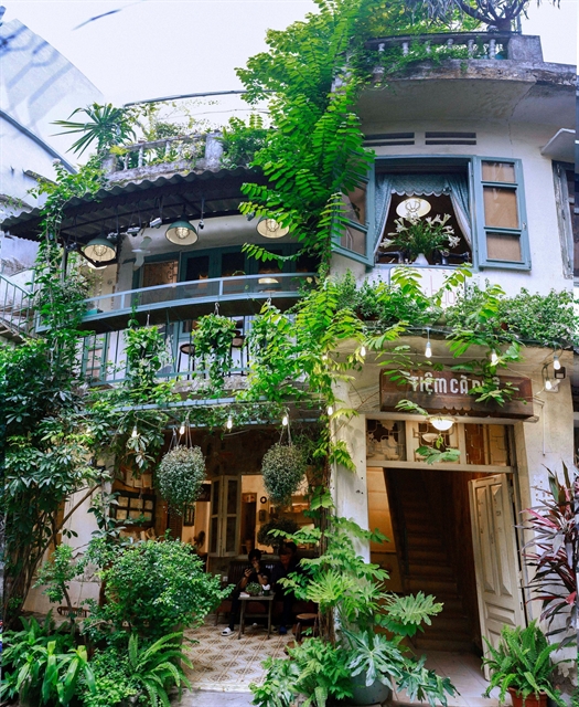 Quán ăn ngõ nhỏ Hà Nội: nơi F&B sống khỏe khi phố lớn lao đao