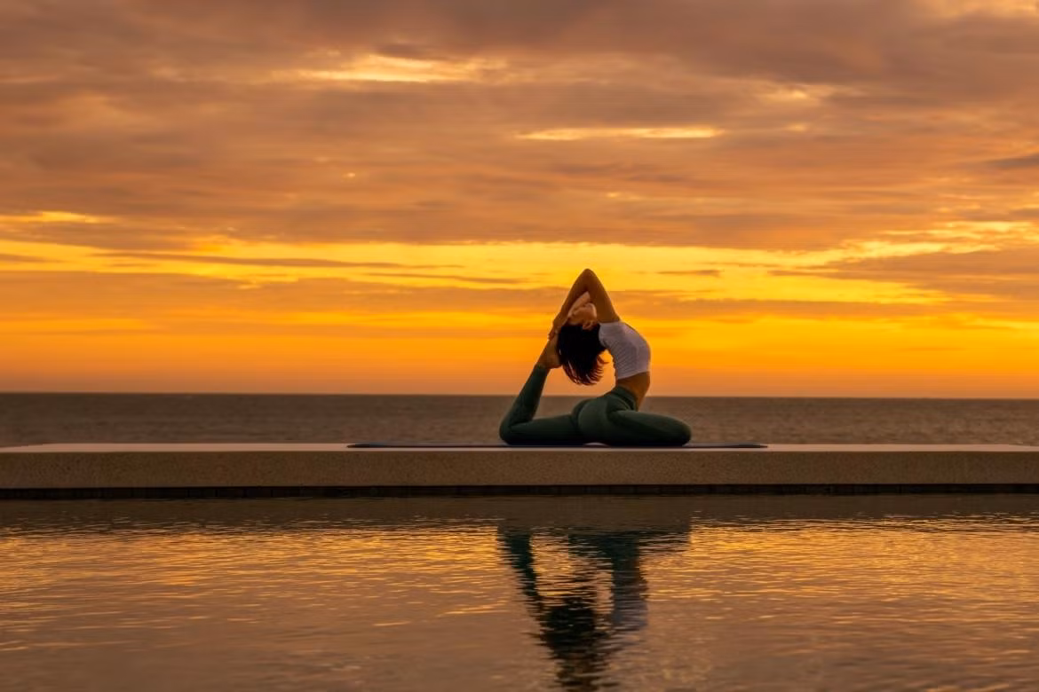 Du lịch yoga chăm sóc sức khỏe: Từ thảm tập đến động lực chọn điểm đến
