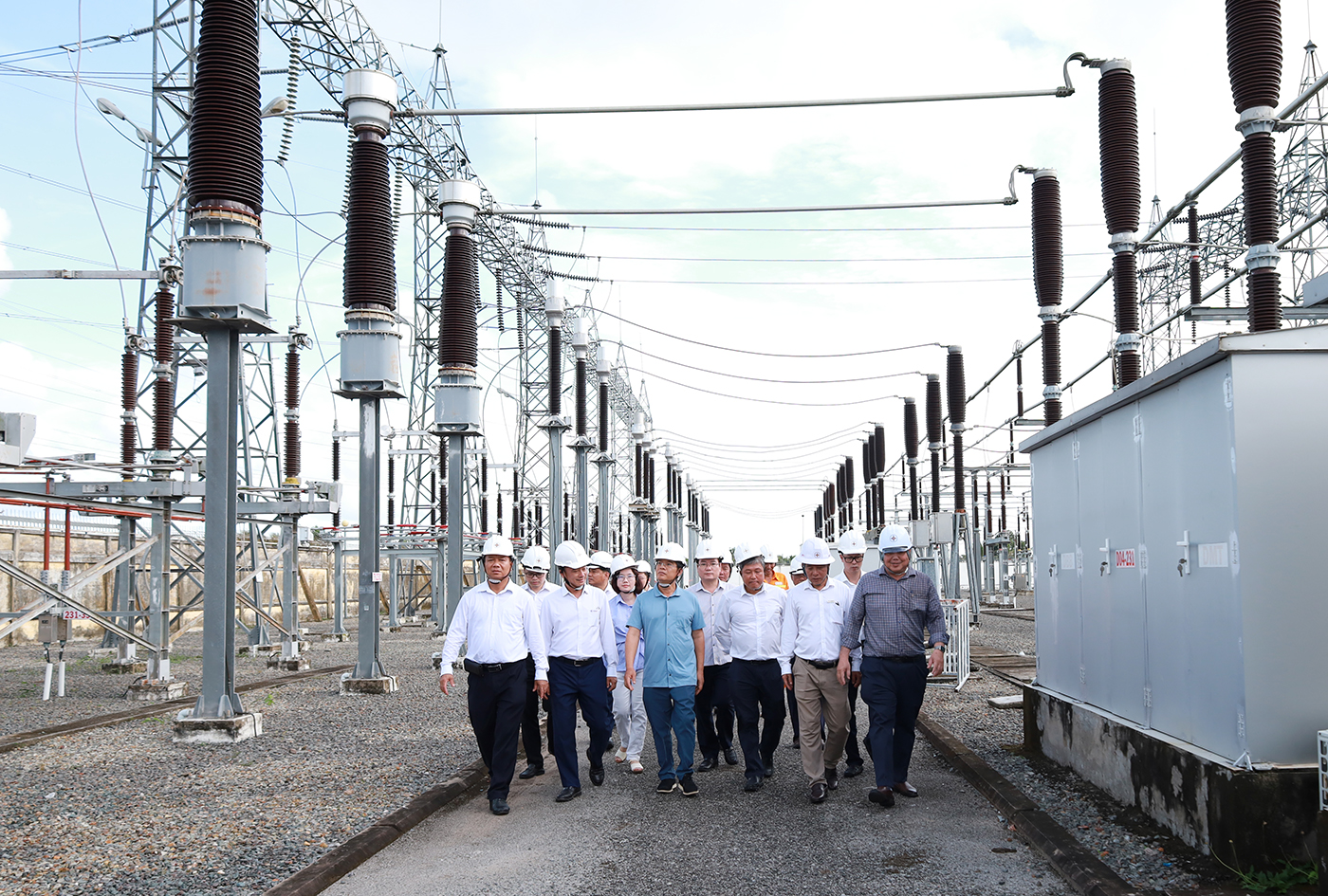 Việt Nam tăng cường lưới điện quốc gia phục vụ APEC