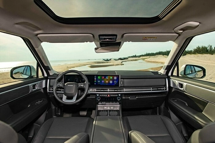 Hyundai Santa Fe nội thất da bò cao cấp và bảng giá lăn bánh