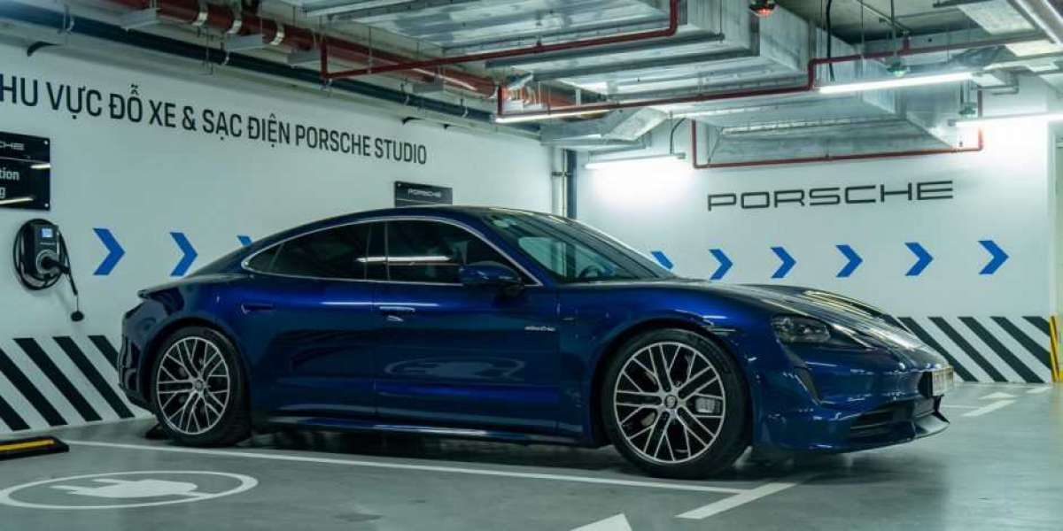 Porsche Taycan và Macan Electric: Xe điện hiệu suất cao hạng sang nào đáng mua?