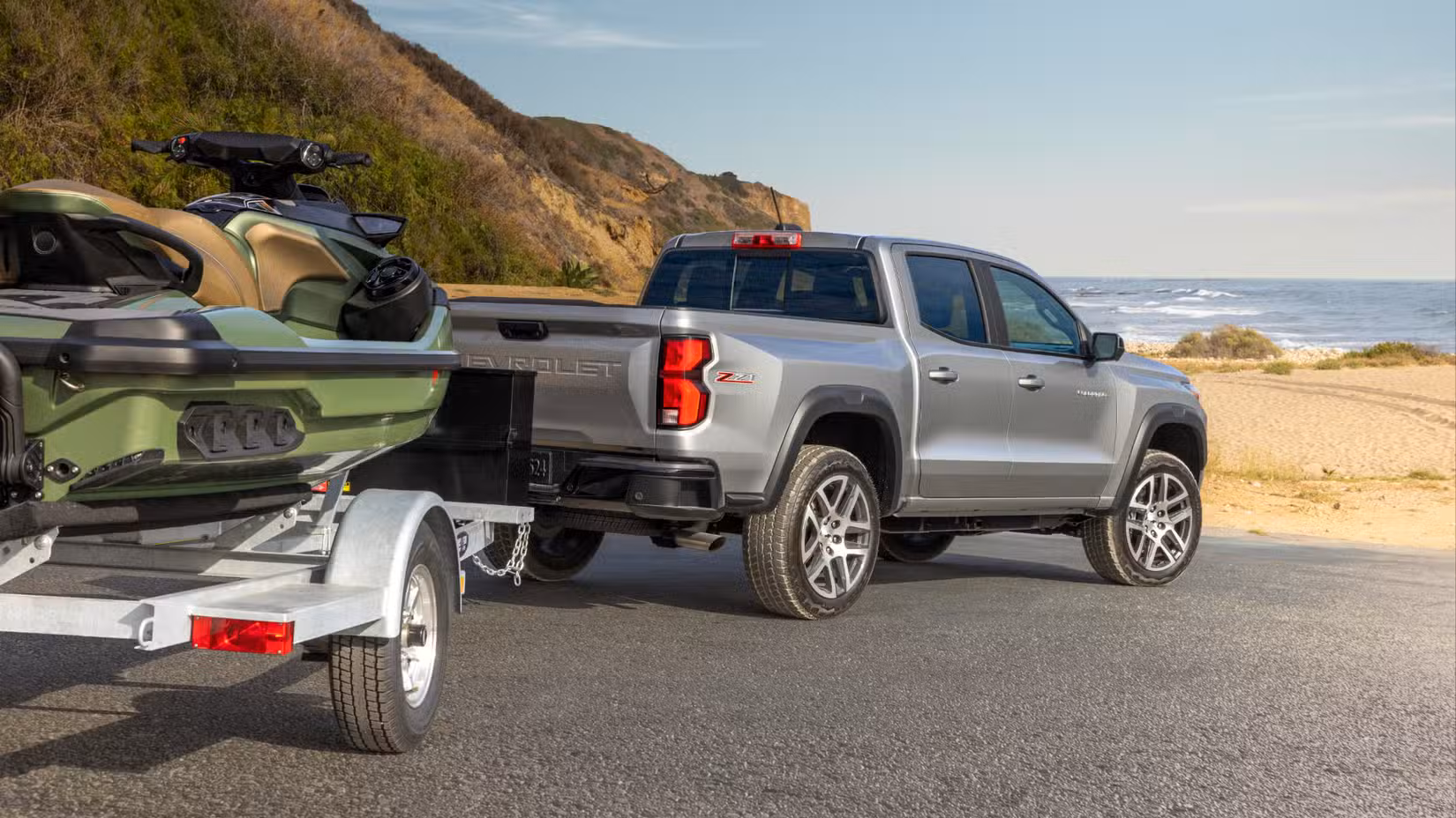 Chevy Colorado Turbo-Four vs Nissan Frontier V6: Towing vs Longevity