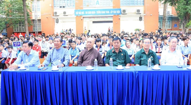 Học bổng cho học sinh khó khăn: Cơ hội từ cộng đồng địa phương