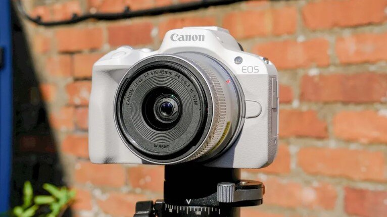 Khẩu độ biến thiên iPhone 18 Pro Max có thay thế được camera chuyên nghiệp?