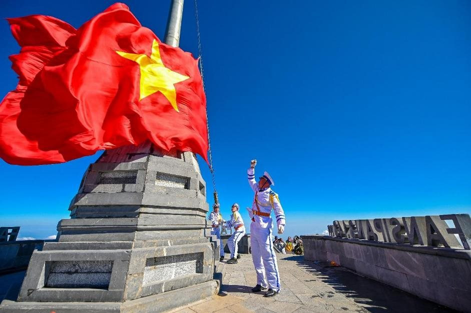 Cáp treo Fansipan: Bước ngoặt cho du lịch núi cao và chiến lược Sa Pa xanh