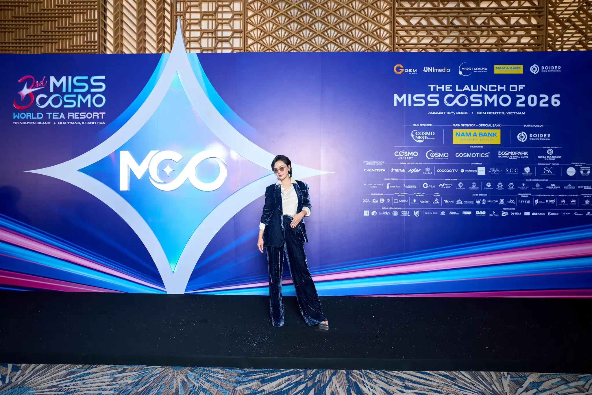 Miss Cosmo: 23 ngày biến Việt Nam thành điểm dừng văn hóa toàn cầu