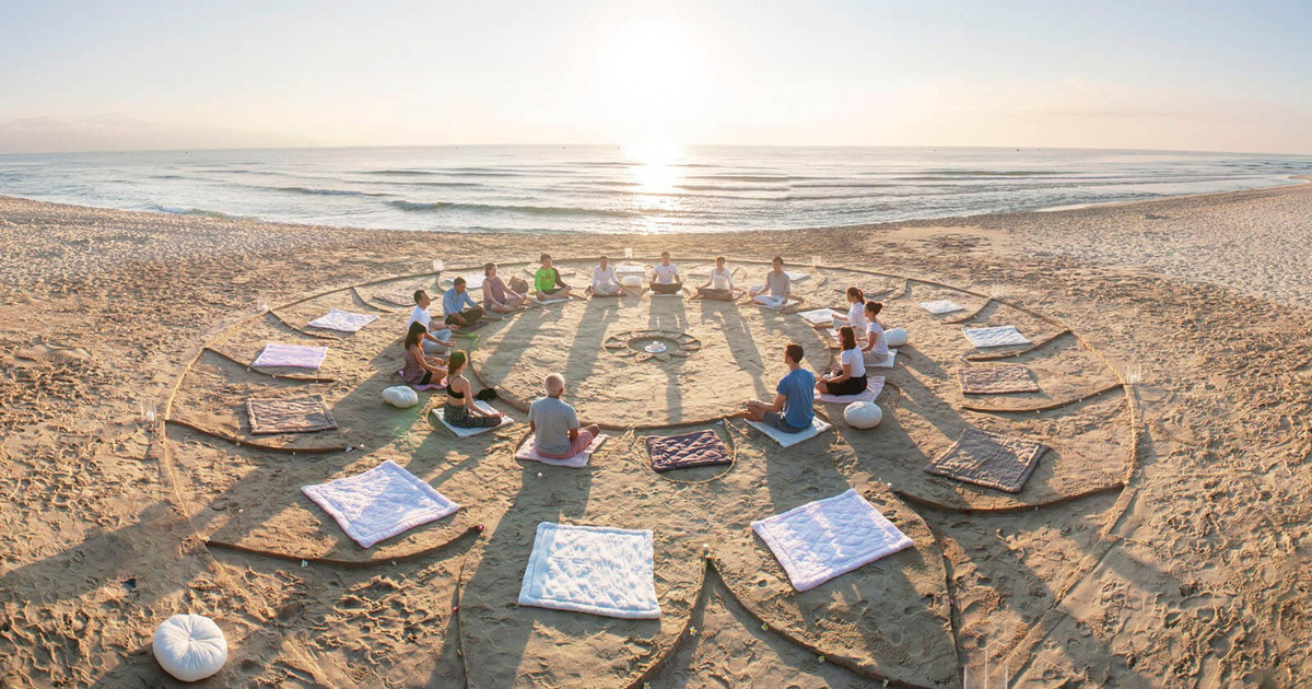Du lịch yoga chăm sóc sức khỏe: Từ thảm tập đến động lực chọn điểm đến