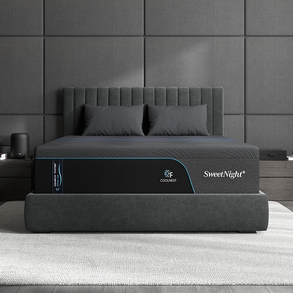 Cooling Mattresses for Hot Sleepers: Memory Foam vs Hybrid