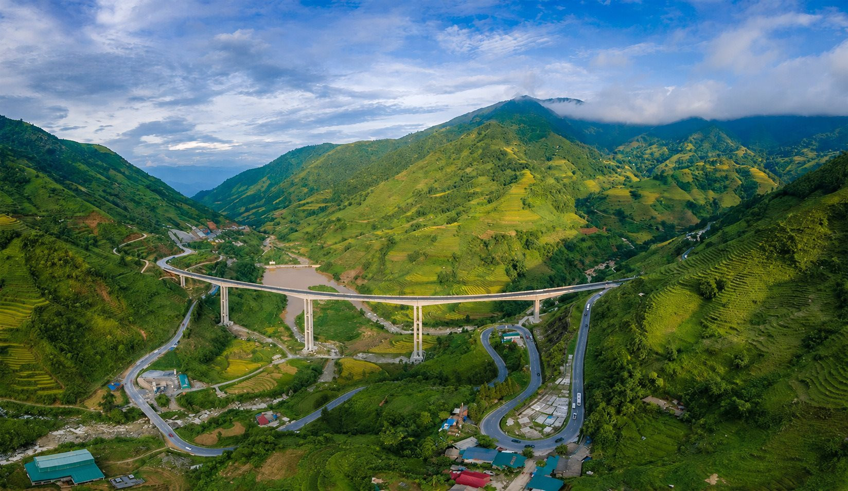 Cầu cạn cao nhất Việt Nam ở Sa Pa: cú hích kết nối Tây Bắc